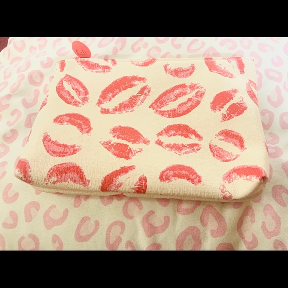 Cute cosmetics  bundle - Picture 4 of 7